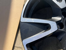 Laden Sie das Bild in den Galerie-Viewer, 1x Alufelge 17 Zoll 7.0&quot; 5x110 40ET 735602471 Fiat 500x Rim Wheel