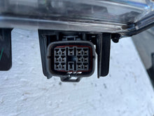 Laden Sie das Bild in den Galerie-Viewer, Frontscheinwerfer Mazda 2 Dj Full LED Links Scheinwerfer Headlight SCH7371417078xz