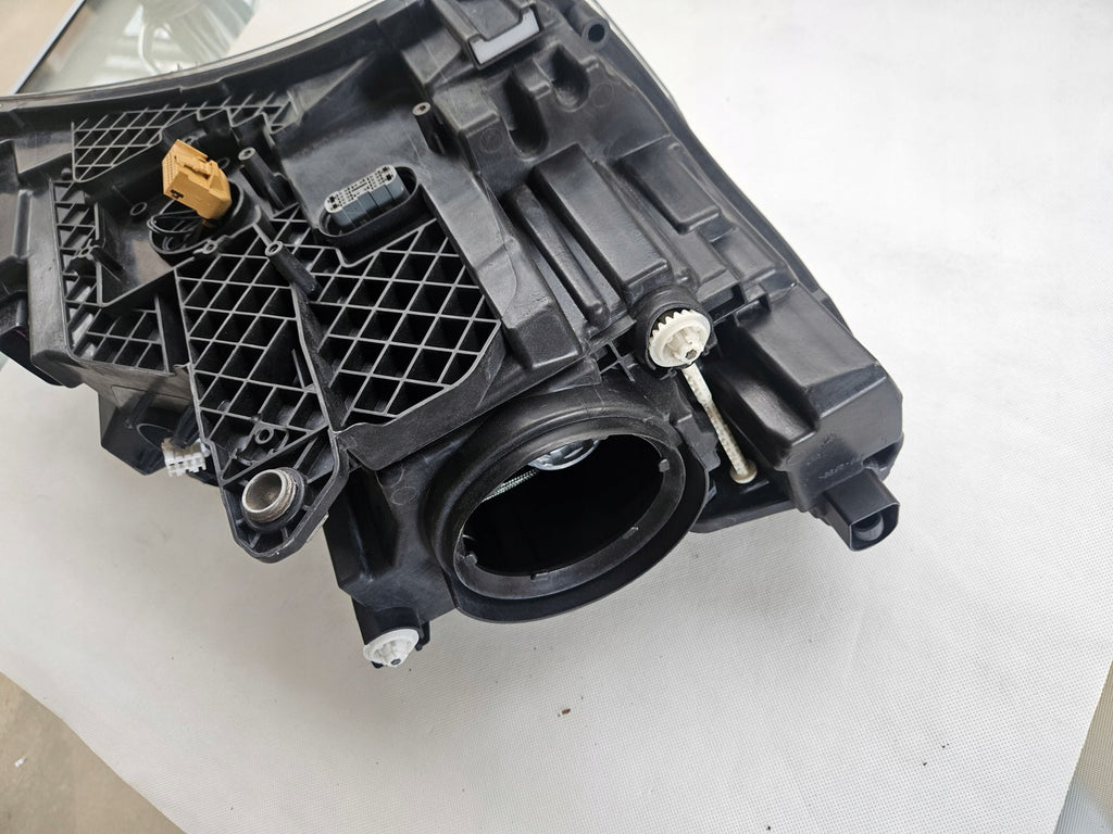 Frontscheinwerfer Skoda Superb III 3V1941015B Xenon Rechts oder Links