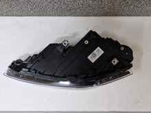 Laden Sie das Bild in den Galerie-Viewer, Frontscheinwerfer VW Polo 2G1941035F Links Scheinwerfer Headlight SCH8455305798sw
