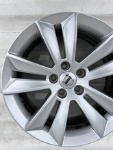 Laden Sie das Bild in den Galerie-Viewer, 1x Alufelge 17 Zoll 7.0&quot; 5x108 40 5ET Glanz Silber 31471309 Volvo S60 V60