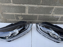 Load image into Gallery viewer, Frontscheinwerfer Kia Ceed Full LED Ein Satz Scheinwerfer Headlight SCH2066835228ei