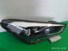 Load image into Gallery viewer, Frontscheinwerfer Hyundai Tucson 92102-D7201 FULL LED Rechts Headlight