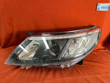 Laden Sie das Bild in den Galerie-Viewer, Frontscheinwerfer Saab 9-3 Xenon Links Scheinwerfer Headlight
