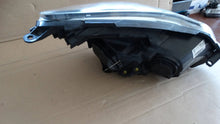 Laden Sie das Bild in den Galerie-Viewer, Frontscheinwerfer Opel Corsa D 13446801 Links Scheinwerfer Headlight