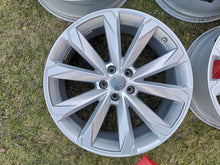 Laden Sie das Bild in den Galerie-Viewer, 4x Alufelge 20 Zoll 8.5" 5x112 37ET Glanz Silber 4K9601025 Audi A6 Allroad FEL7637021453ei