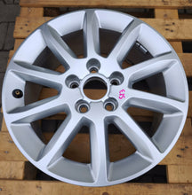 Laden Sie das Bild in den Galerie-Viewer, 1x Alufelge 16 Zoll 7.0" 5x112 46ET Glanz Silber 8K0601025BD Audi A4 B8 FEL5926010409gq