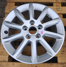Laden Sie das Bild in den Galerie-Viewer, 1x Alufelge 16 Zoll 7.0" 5x112 46ET Glanz Silber 8K0601025BD Audi A4 B8 FEL5926010409gq