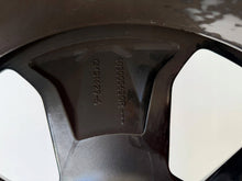 Load image into Gallery viewer, 1x Alufelge 18 Zoll 403005630R Dacia Duster Rim Wheel FEL7501937519bl