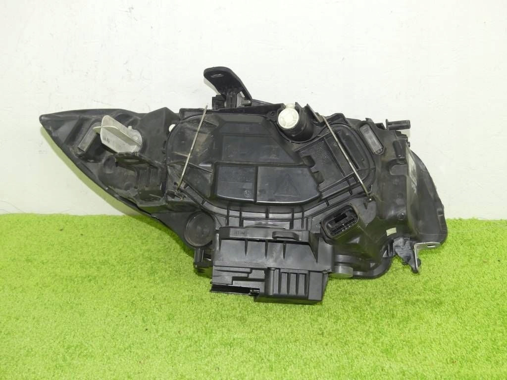 Frontscheinwerfer BMW 1 E88 E81 E82 E87 7181289-06 Xenon Links Headlight SCH2825880703ri