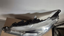 Laden Sie das Bild in den Galerie-Viewer, Frontscheinwerfer Mitsubishi Space Star 8301D455 LED Links Headlight