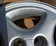 Load image into Gallery viewer, 4x Alufelge 14 Zoll 5x100 45ET Glanz Silber Toyota Rim Wheel FEL8708397397qg