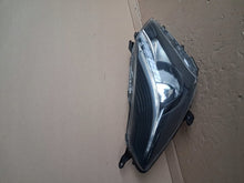 Laden Sie das Bild in den Galerie-Viewer, Frontscheinwerfer Toyota Yaris LED Rechts Scheinwerfer Headlight SCH9165065040be