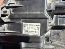 Laden Sie das Bild in den Galerie-Viewer, Frontscheinwerfer VW Crafter 7C1941006 Rechts Scheinwerfer Headlight SCH1543130885op