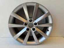Load image into Gallery viewer, 1x Alufelge 18 Zoll 5E0601025Q Skoda Octavia Iii Rim Wheel FEL5333671493ne