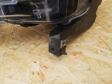 Laden Sie das Bild in den Galerie-Viewer, Frontscheinwerfer Ford Ranger Links Scheinwerfer Headlight SCH5184279246sn