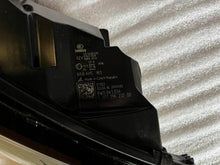 Laden Sie das Bild in den Galerie-Viewer, Frontscheinwerfer Audi A4 B9 8W0941033 LED Ein Stück (Rechts oder Links) SCH5087745334fu
