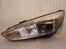 Laden Sie das Bild in den Galerie-Viewer, Frontscheinwerfer Ford Focus III F1EB-13D155-AD Links Scheinwerfer Headlight