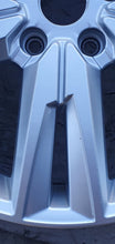 Load image into Gallery viewer, 1x Alufelge 18 Zoll 7.0" 5x112 45ET Glanz Silber 575601025G Seat Ateca Kh7 FEL1235639392ft