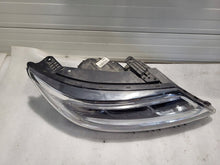 Load image into Gallery viewer, Frontscheinwerfer Kia Sorento I 2P924 Rechts Scheinwerfer Headlight SCH6269009136tb
