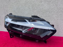 Laden Sie das Bild in den Galerie-Viewer, Frontscheinwerfer Dacia Sandero III Logan 260101940 Rechts Headlight SCH1425894876ju