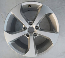 Laden Sie das Bild in den Galerie-Viewer, 1x Alufelge 17 Zoll 7.5" 5x112 49ET Glanz Grau 5G0601025BG VW Golf Vii Rim Wheel FEL1433958169ej