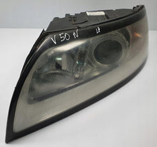 Load image into Gallery viewer, Frontscheinwerfer Volvo V50 30763033 Links Scheinwerfer Headlight SCH3933647360rg