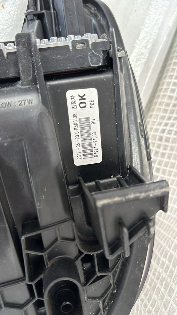 Frontscheinwerfer Hyundai I30 94921-21060 Rechts Scheinwerfer Headlight SCH8535100405bb