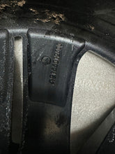 Load image into Gallery viewer, 1x Alufelge 19 Zoll 9.5" 5x112 51ET Glanz A2144012400 Mercedes-Benz Rim Wheel FEL7366717550qi