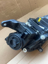 Laden Sie das Bild in den Galerie-Viewer, Frontscheinwerfer Mercedes-Benz Gle A1679061600 LED Links Scheinwerfer Headlight SCH1589053130cz