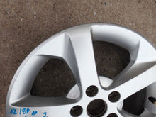 Laden Sie das Bild in den Galerie-Viewer, 1x Alufelge 16 Zoll 6.5&quot; 5x112 50ET Glanz Silber 1Z0601025AG Skoda Octavia Ii