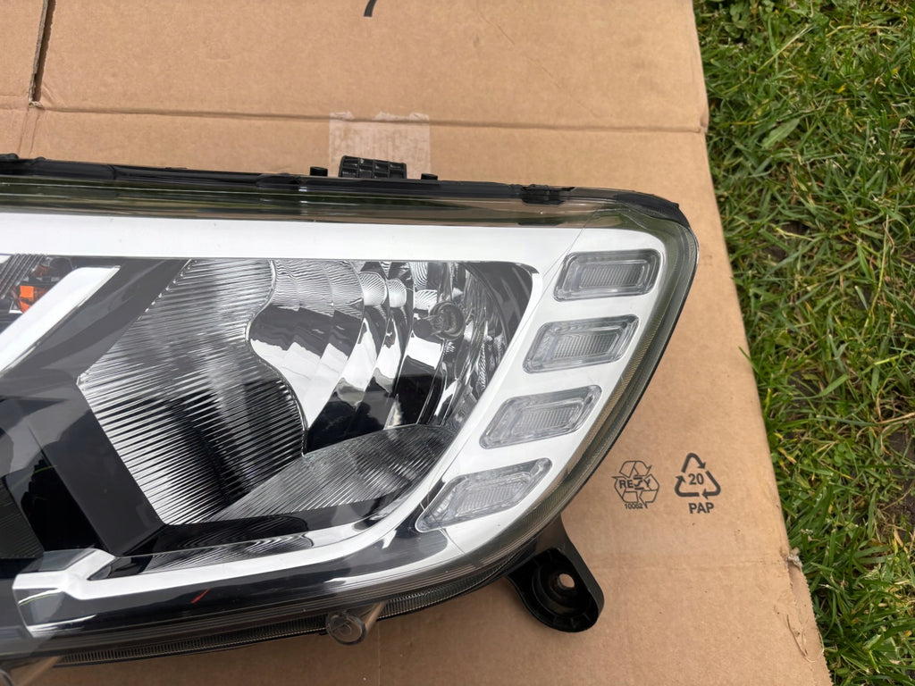 Frontscheinwerfer Dacia Sandero 260604218R Links Scheinwerfer Headlight SCH2136587015op