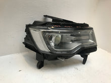 Laden Sie das Bild in den Galerie-Viewer, Frontscheinwerfer Jeep Grand Cherokee Wk2 Xenon Rechts Scheinwerfer Headlight SCH8621922099ag