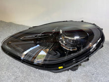 Laden Sie das Bild in den Galerie-Viewer, Frontscheinwerfer Porsche Macan 95b 95B941015G Links Scheinwerfer Headlight SCH8139141008vw
