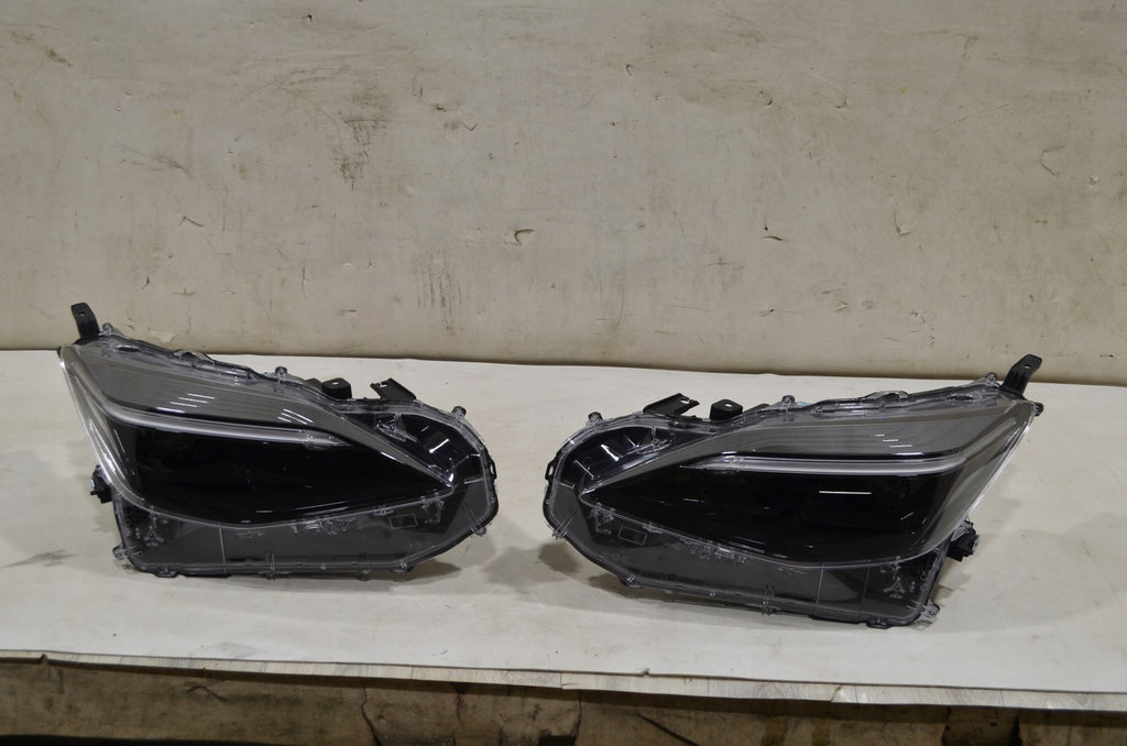 Frontscheinwerfer Toyota Yaris Cross OD-312 Ein Satz Scheinwerfer Headlight SCH6822342087ae