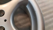 Laden Sie das Bild in den Galerie-Viewer, 1x Alufelge 15 Zoll 7.0&quot; 5x112 37ET Glanz Silber A2024011702 Mercedes-Benz W204