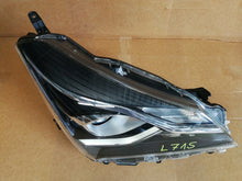 Load image into Gallery viewer, Frontscheinwerfer Toyota Yaris Rechts Scheinwerfer Headlight
