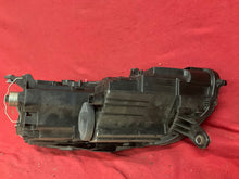 Load image into Gallery viewer, Frontscheinwerfer VW Passat B7 3AB941752 8K0941597B Xenon Rechts Headlight SCH4477979159lg