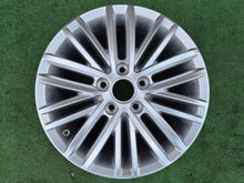 Laden Sie das Bild in den Galerie-Viewer, 1x Alufelge 16 Zoll 5x112 2K5601025J VW Caddy Rim Wheel FEL4441828122yw