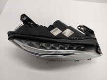 Laden Sie das Bild in den Galerie-Viewer, Frontscheinwerfer Mercedes-Benz Gla A1569061800 Rechts Scheinwerfer Headlight SCH8832320602fz