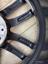 Load image into Gallery viewer, 1x Alufelge 18 Zoll 8.0" 5x112 30ET Glanz Graphit 8093915 BMW G31 G30 Mg FEL2107226014np