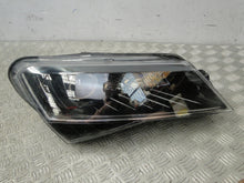 Laden Sie das Bild in den Galerie-Viewer, Frontscheinwerfer Skoda Superb III 3V1941016A LED Ein Stück (Rechts oder Links)