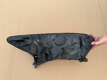 Laden Sie das Bild in den Galerie-Viewer, Frontscheinwerfer Renault Captur I 260600698 Links Scheinwerfer Headlight SCH2849911809ft