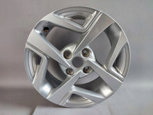 Laden Sie das Bild in den Galerie-Viewer, 1x Alufelge 15 Zoll 6.0&quot; 4x100 48ET Glanz Silber 52910K7100 Hyundai I10 III I20