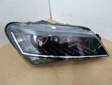 Laden Sie das Bild in den Galerie-Viewer, Frontscheinwerfer Skoda I 3VD941016 Rechts Scheinwerfer Headlight SCH9254202334tt