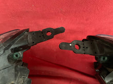 Laden Sie das Bild in den Galerie-Viewer, Frontscheinwerfer Opel Zafira Vivaro 9832836480 9832837680 Xenon Ein Satz