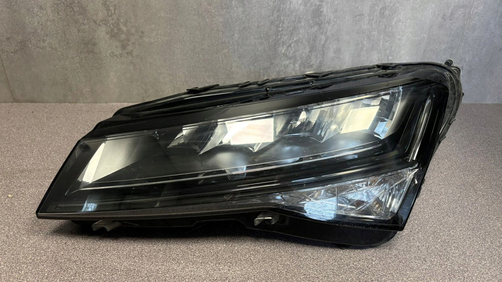 Frontscheinwerfer Skoda Superb III 3V1941015C Links Scheinwerfer Headlight SCH6263006599rf