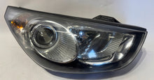 Laden Sie das Bild in den Galerie-Viewer, Frontscheinwerfer Hyundai Ix35 92102-2Y Rechts Scheinwerfer Headlight SCH9083991576sv