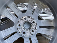 Laden Sie das Bild in den Galerie-Viewer, 4x Alufelge 20 Zoll 8.0" 5x112 28ET Glanz Silber 4M0601025G Audi D5 Rim Wheel FEL1733720442ed