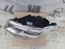 Laden Sie das Bild in den Galerie-Viewer, Frontscheinwerfer Mercedes-Benz Sprinter RKC14052 Links Scheinwerfer Headlight SCH9092501265tz